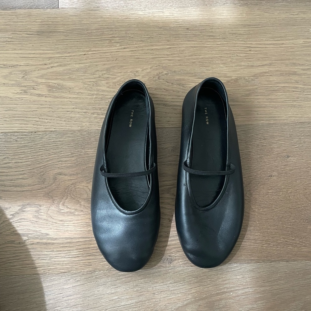 The Row ballet flats size 35 in black